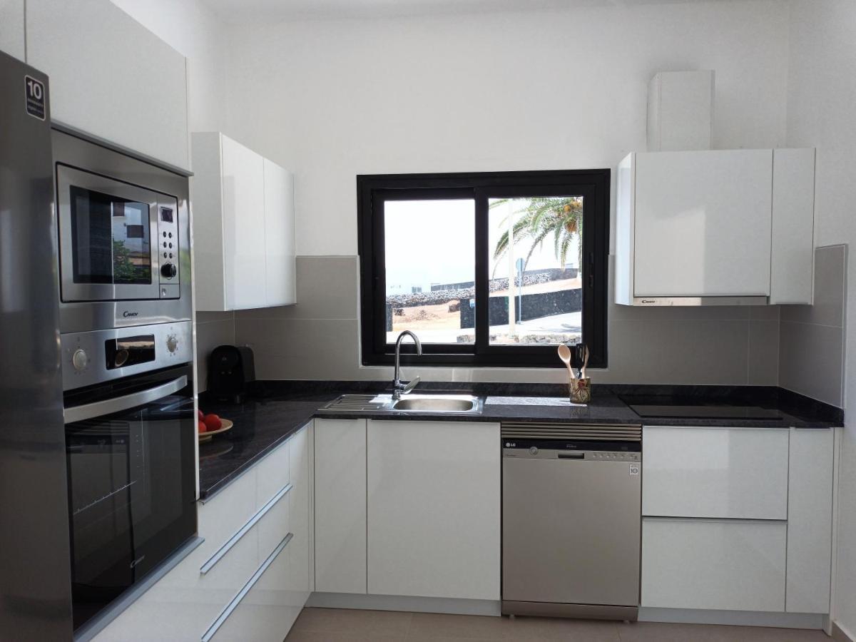 Apartamentos Falcon Tinajo Kültér fotó